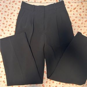 Aritzia Effortless Pant